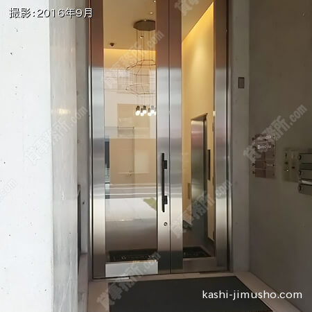 ビル入口②
