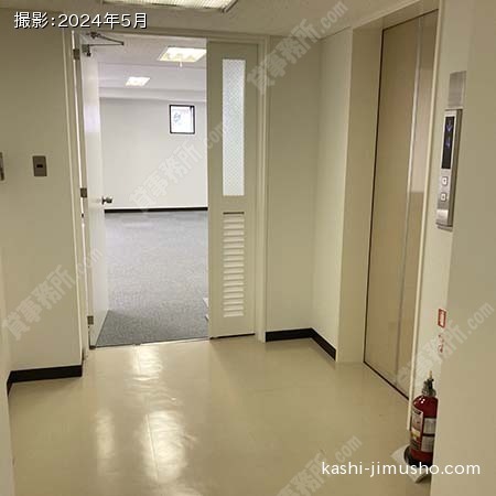 貸室入口(7階A号室) 貸室入口(7階A号室)