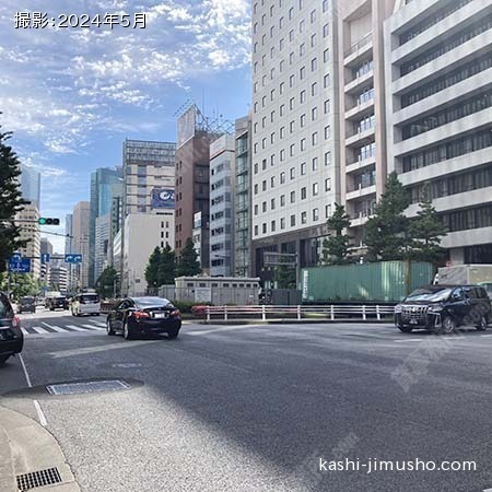 前面道路(昭和通り) 前面道路(昭和通り)