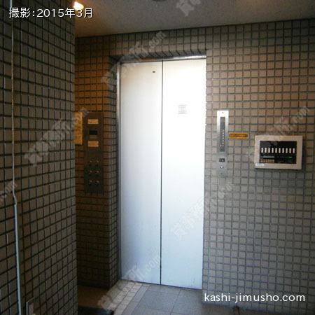 エレベーター前
