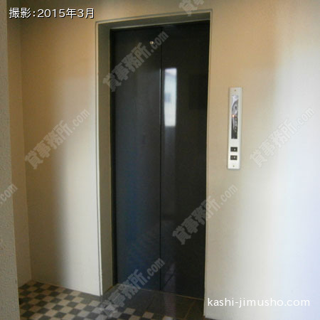 フロアエレベーター前