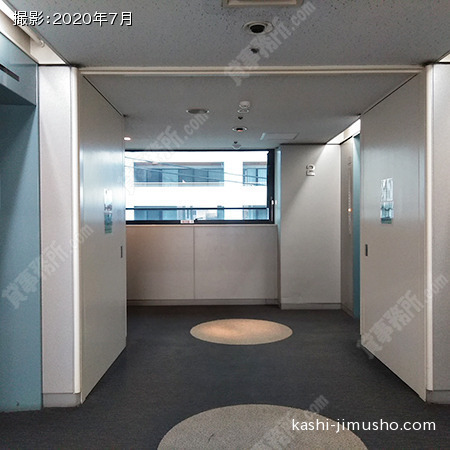 貸室階エレベーターホール