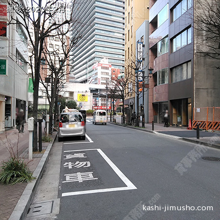 前面道路（並木通り）