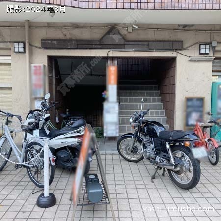 ビル入口 ビル入口