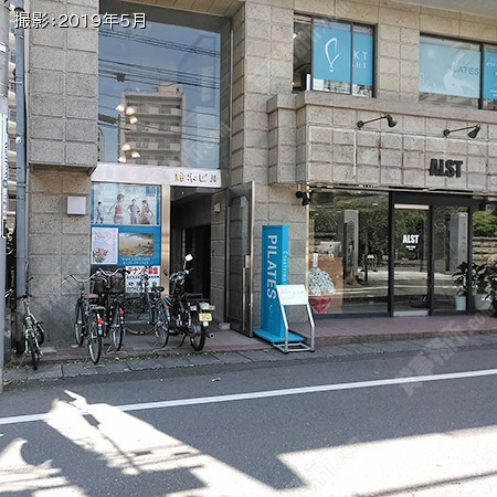ビル前面
