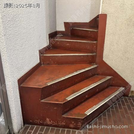 共用階段