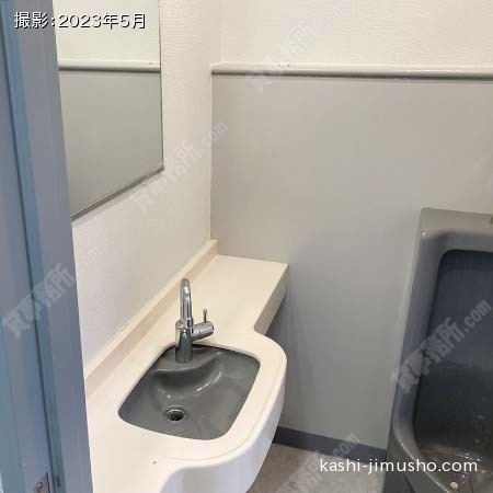 男性トイレ