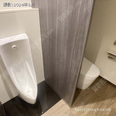 男性トイレ