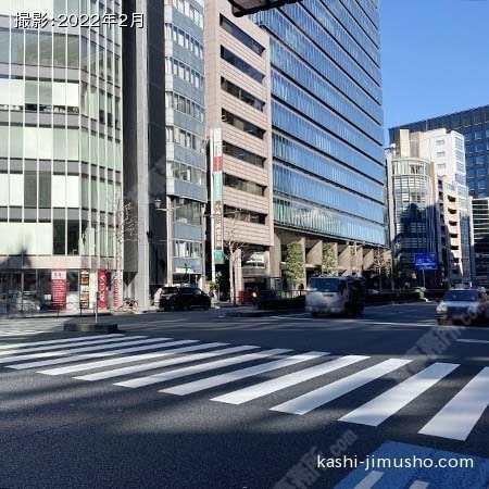 前面道路(新宿通り）