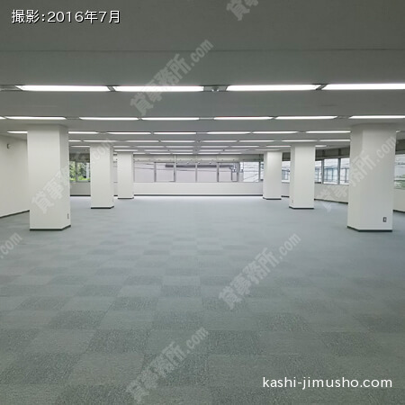 ２階貸室内