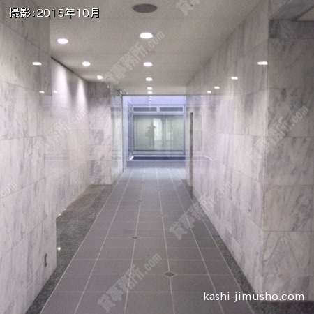 エントランス内