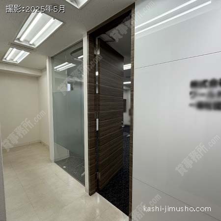 貸室入口(8階)