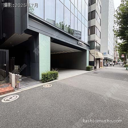 ビル前面