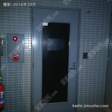 地下1階入口
