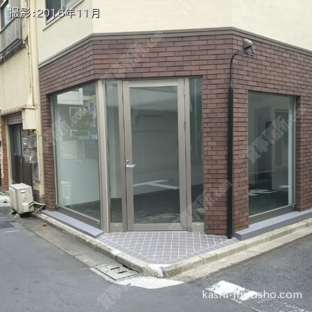 １Ｆ：貸室入口