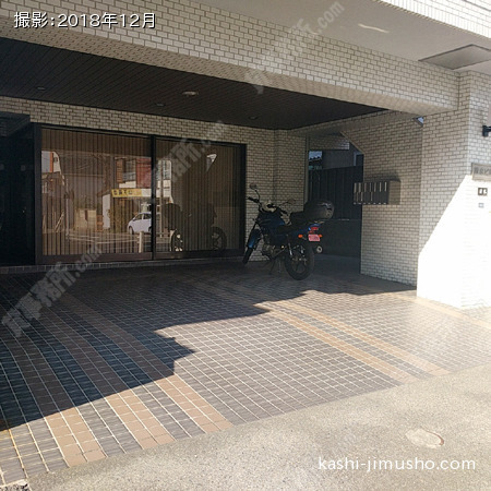 1階テナント前