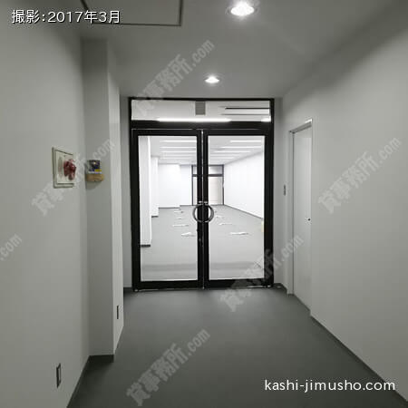 B1F:貸室入口 B1F:貸室入口