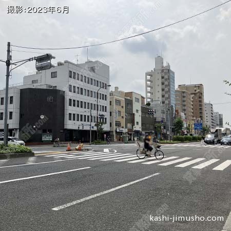 前面道路(白山通り)