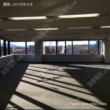 貸室内