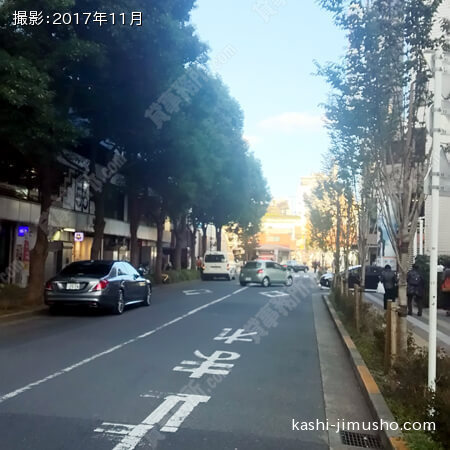 北側前面道路