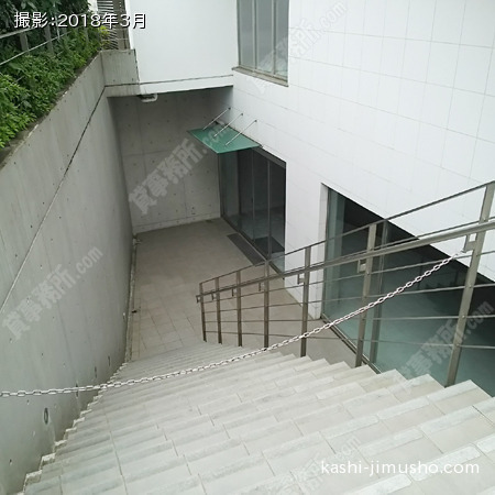 地下への直接階段