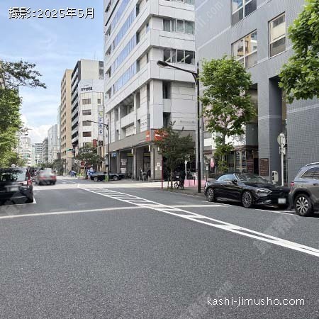 前面道路(平成通り)