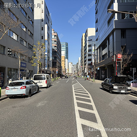 前面道路(平成通り)