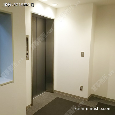 貸室階エレベーターホール(2階)