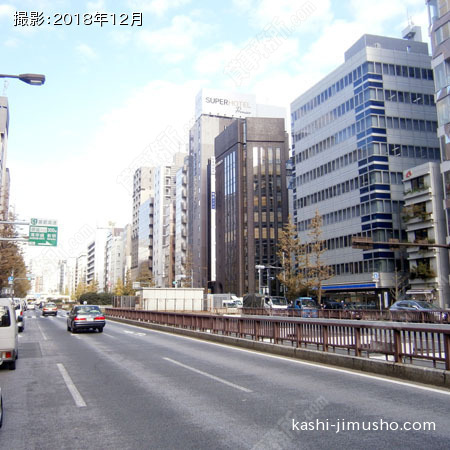 前面道路(昭和通り)