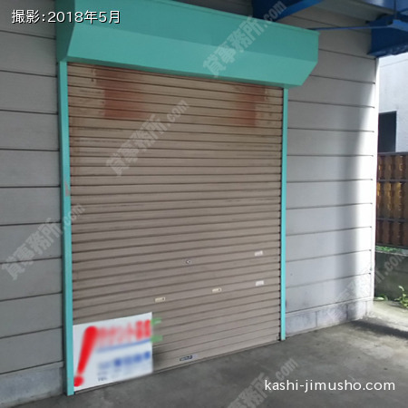 1F貸室前シャッター