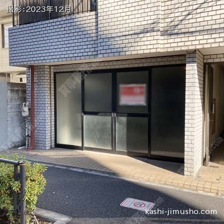 貸室入口(1階)