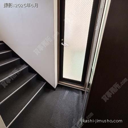 貸室入口