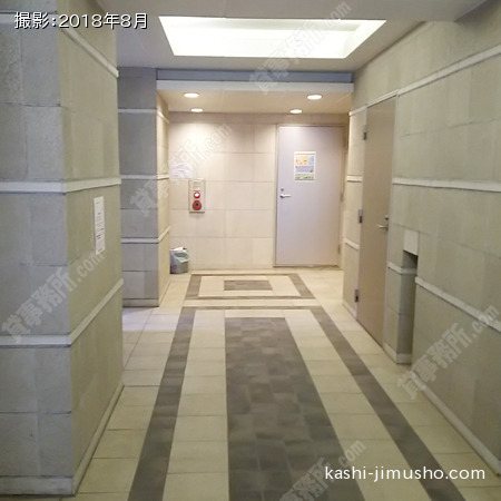 マンションエントランス