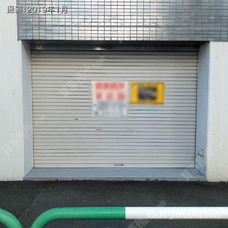 1階テナント前