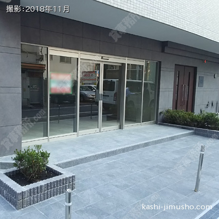 テナント前（1階）