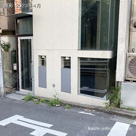ビル前面