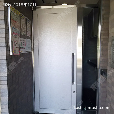 建物入口ドア