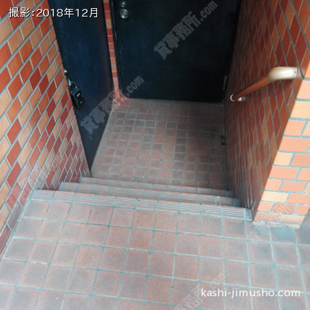 地下専用階段