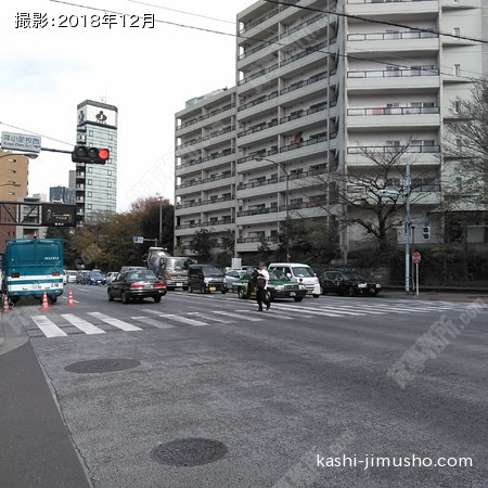 前面道路(外苑西通り)