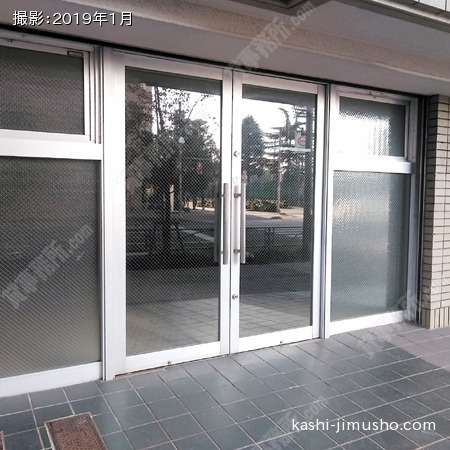 1階貸室前