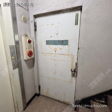 貸室入口(2階202)