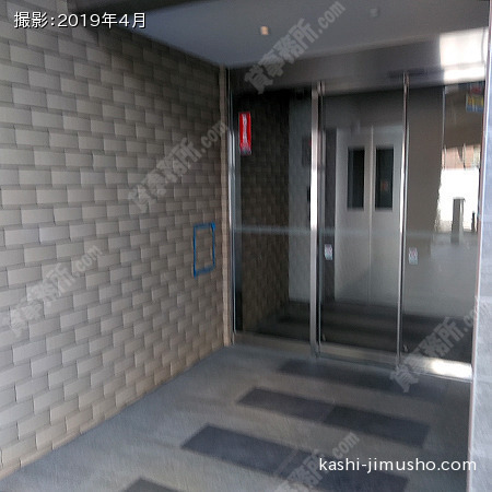 ビル入口 ビル入口