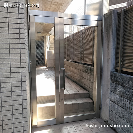 ビル入口 ビル入口