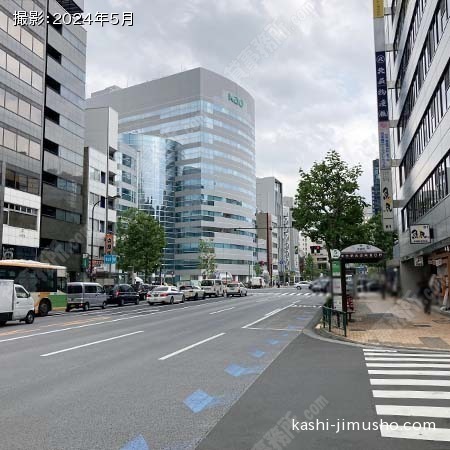 前面道路(永代通り)
