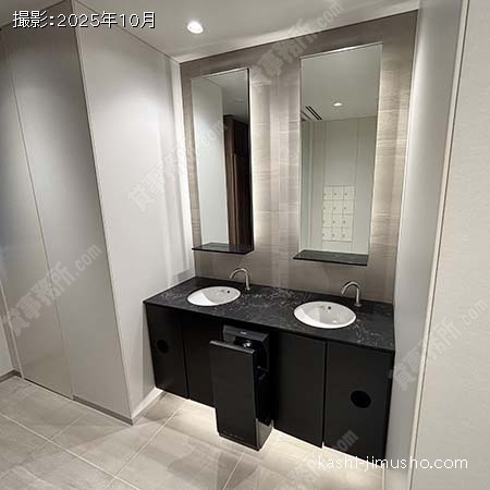 女性トイレ 女性トイレ