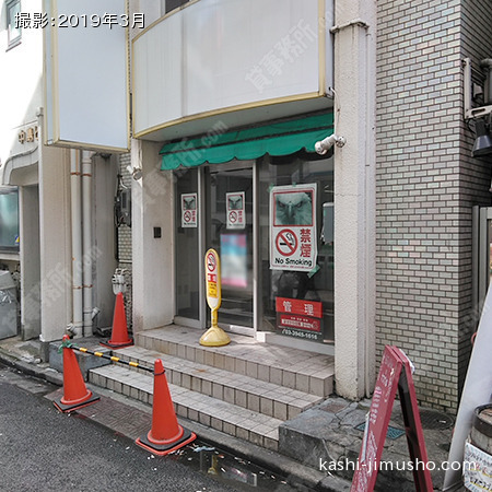 ビル入口 ビル入口