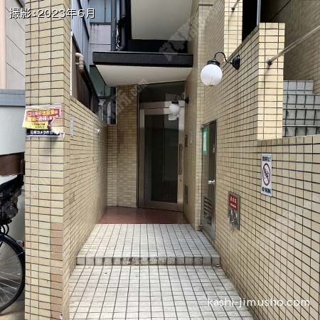 ビル入口 ビル入口