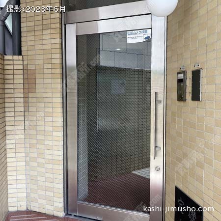 ビル入口 ビル入口