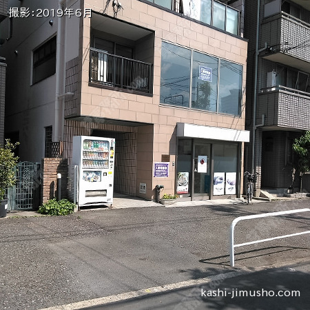 ビル前面