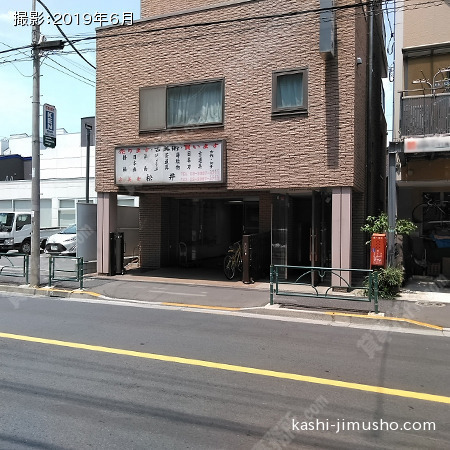 ビル前面